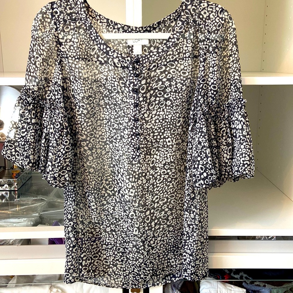 Loft silk button front balloon sleeve blouse